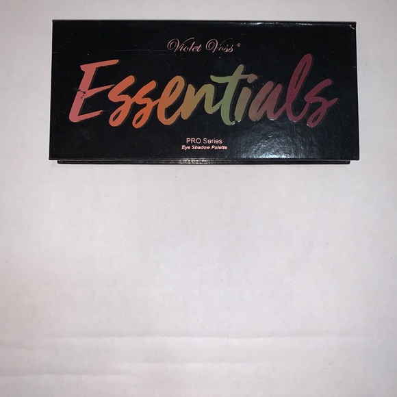 Violet Voss Essentials PRO collection eyeshadow - Picture 2 of 2